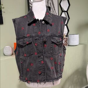 NWT Wild Fable Black Denim Vest with Red Embroidered cherries size small 21 Ptp